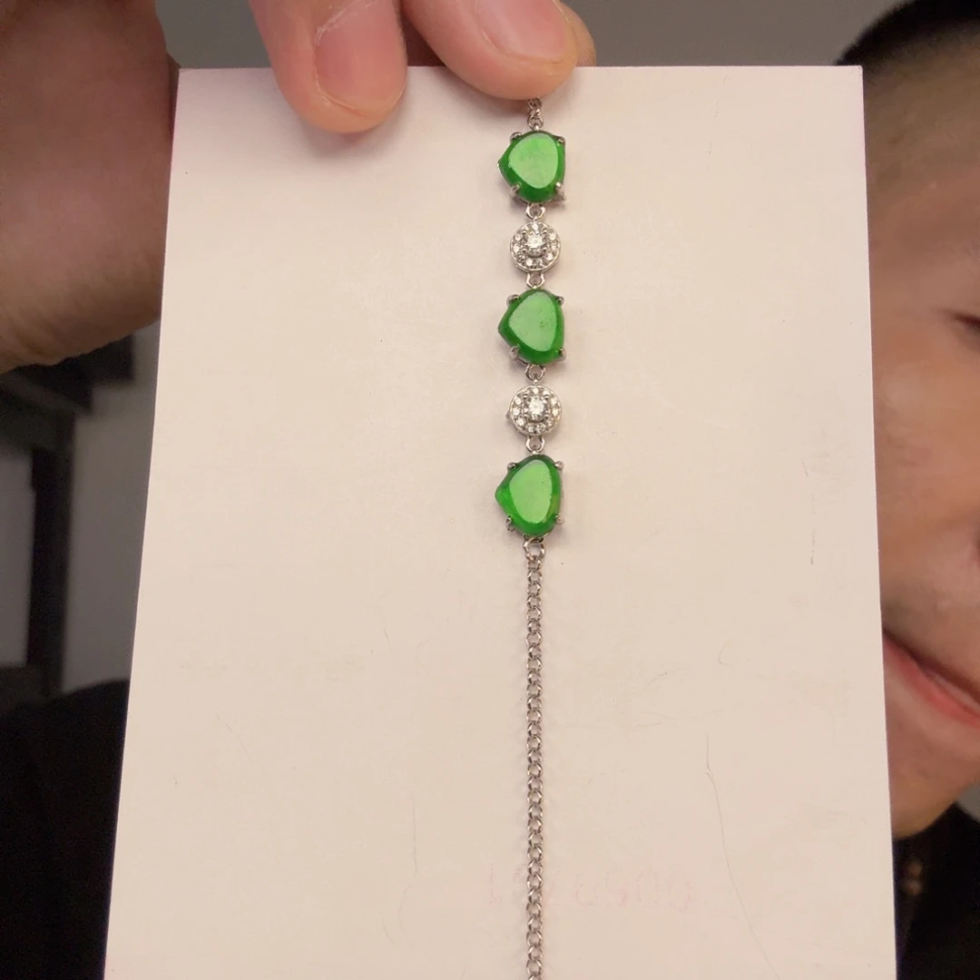 翡翠未镶嵌颈饰意见