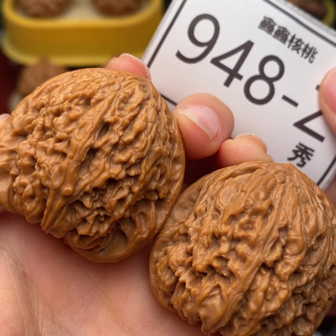 隐***月把件文玩核桃南疆39……