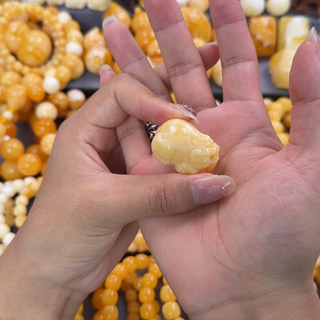 蜜蜡未镶嵌珠宝奇石