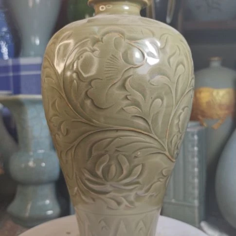 摆件耀州窑手功竹刀刻缠䒦牡丹纹梅瓶！