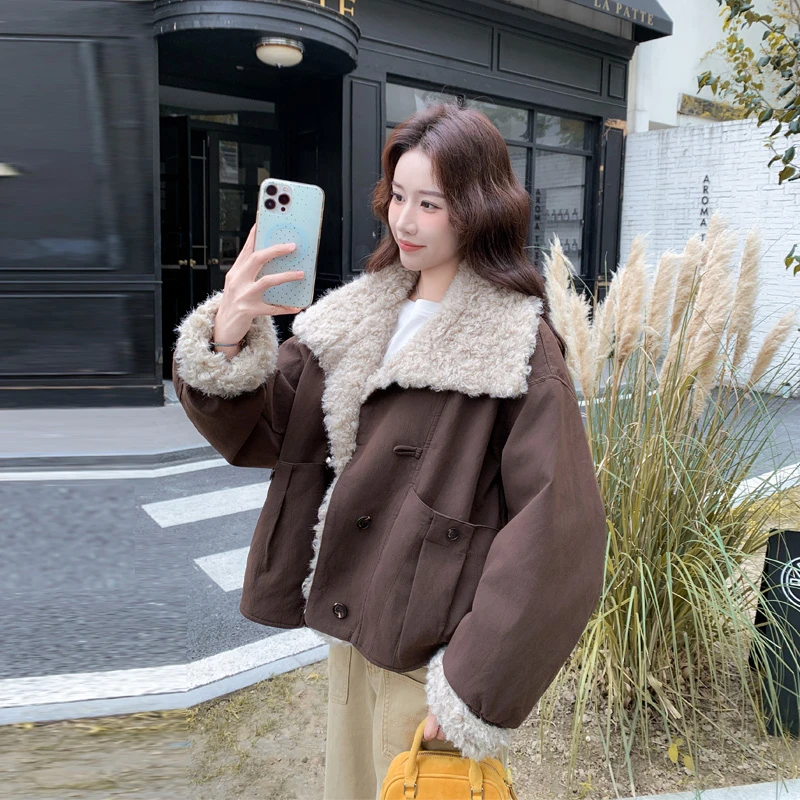 复古港风羊羔毛翻领羽绒服2025冬季新款工装风加绒加厚短款派克服