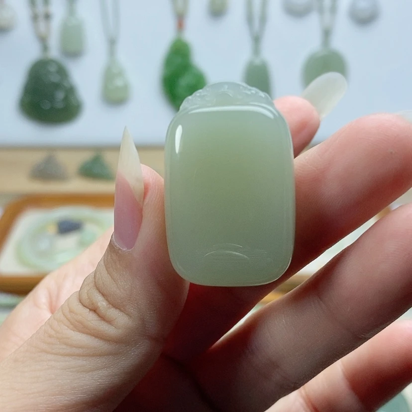 【闪购商品】颈饰未镶嵌和田玉