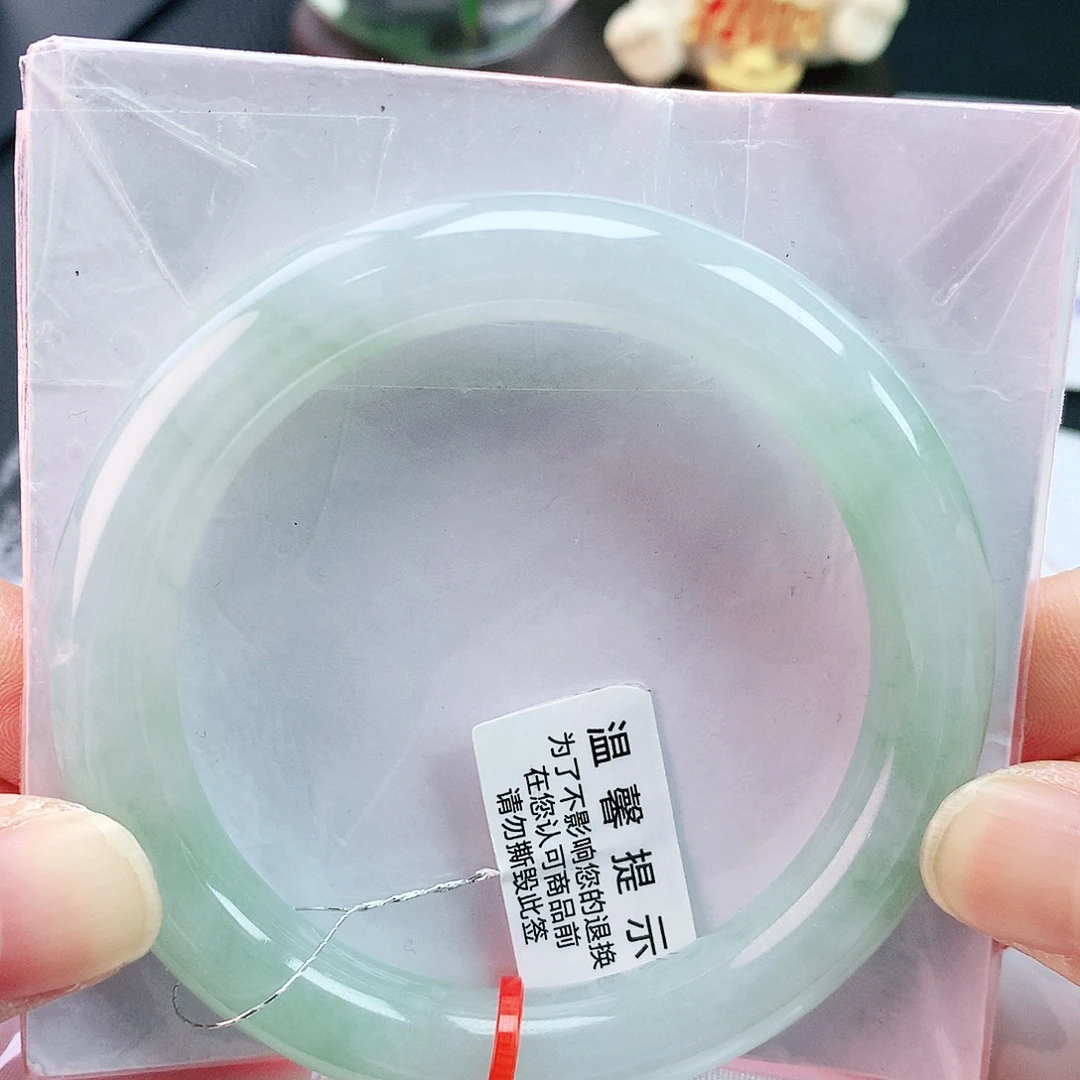 翡翠手镯未镶嵌54胖