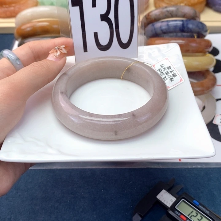 石英岩玉未镶嵌手镯