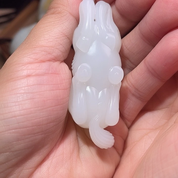 爱***虾和田玉未镶嵌颈饰