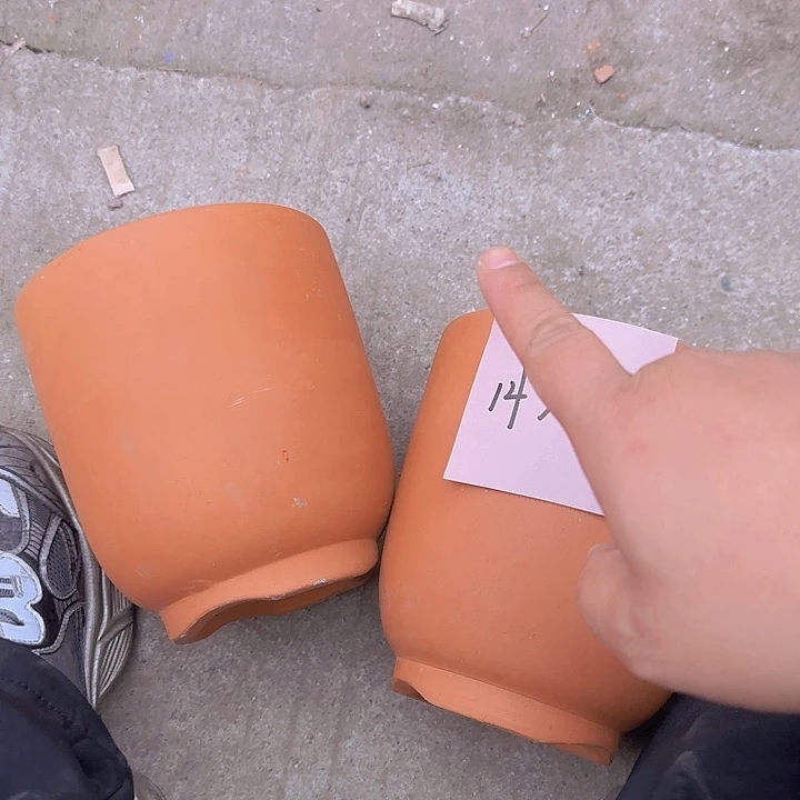 紫砂小单号盆两个