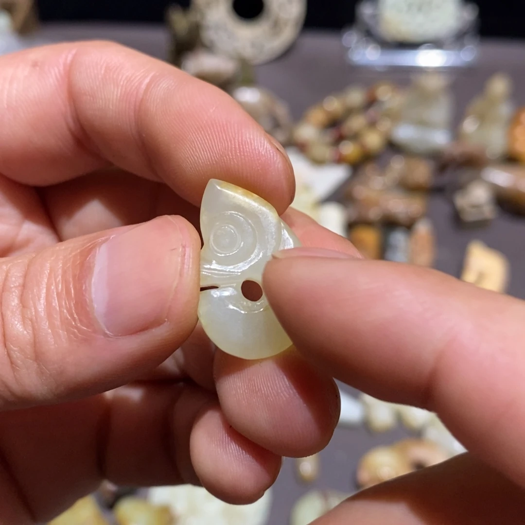 等***瞧和田玉（糖玉）未镶嵌颈饰