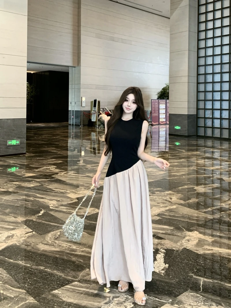 【灰粉格调】2025夏季新款千金气质风黑粉撞色拼接连衣裙时尚无袖女