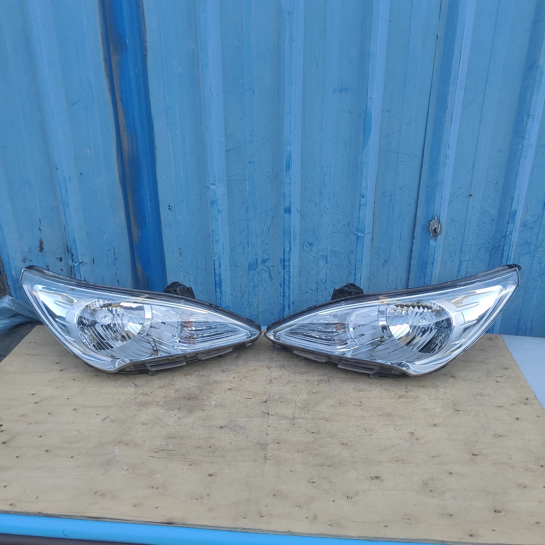 适用于08_13现代瑞纳大灯前置照明灯前大灯