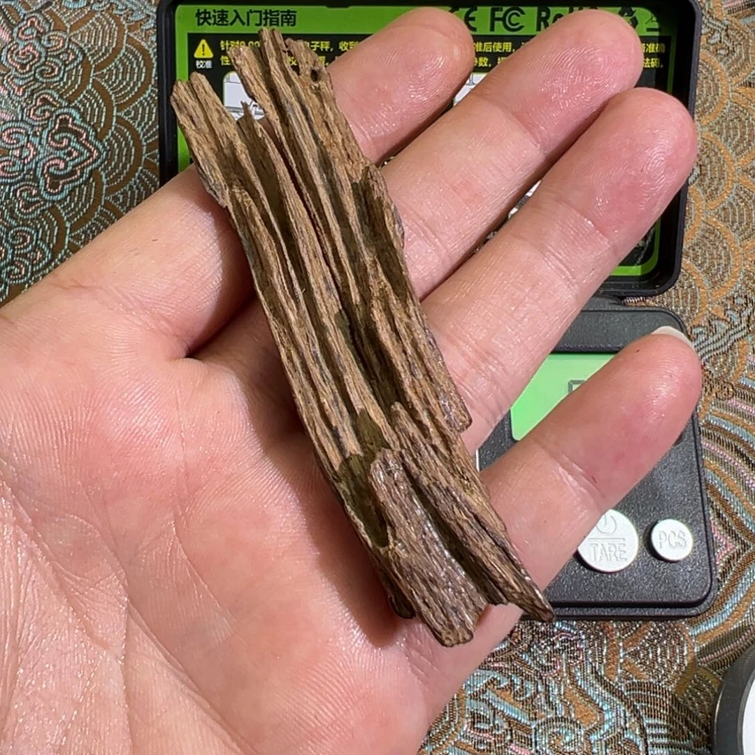 ****L沉香沉香碎屑海南霸王岭沉水熟结树心油3.85g