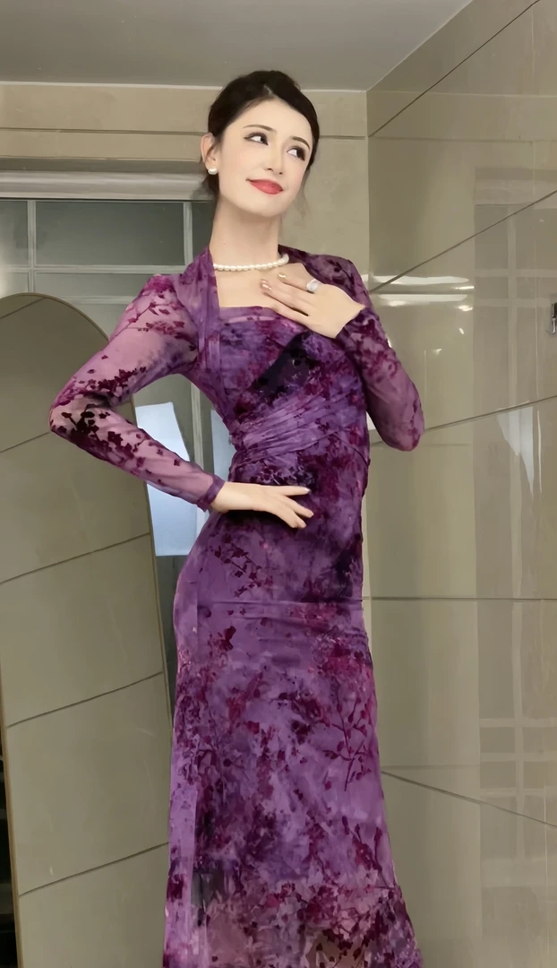 2025春装新款女法式方领设计感梅花织绒网纱修身鱼尾连衣裙