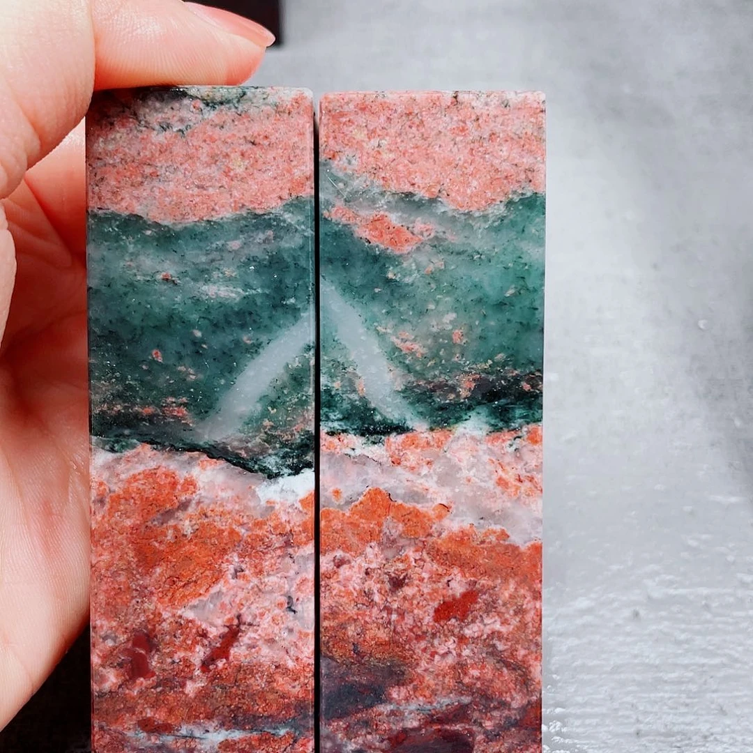 玉桂林鸡血玉印章镇尺4