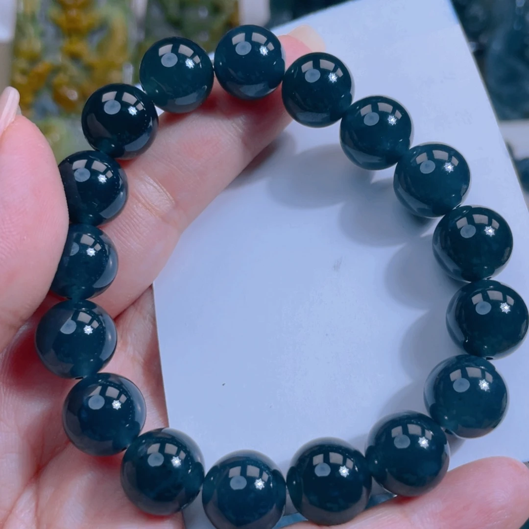 食****翡翠未镶嵌颈饰翡翠