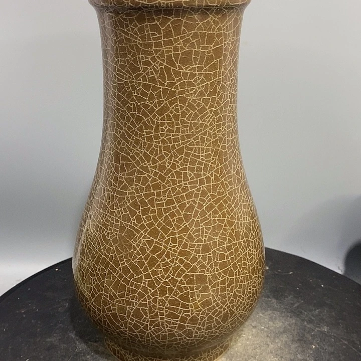 溪口官窑胆瓶造型美观