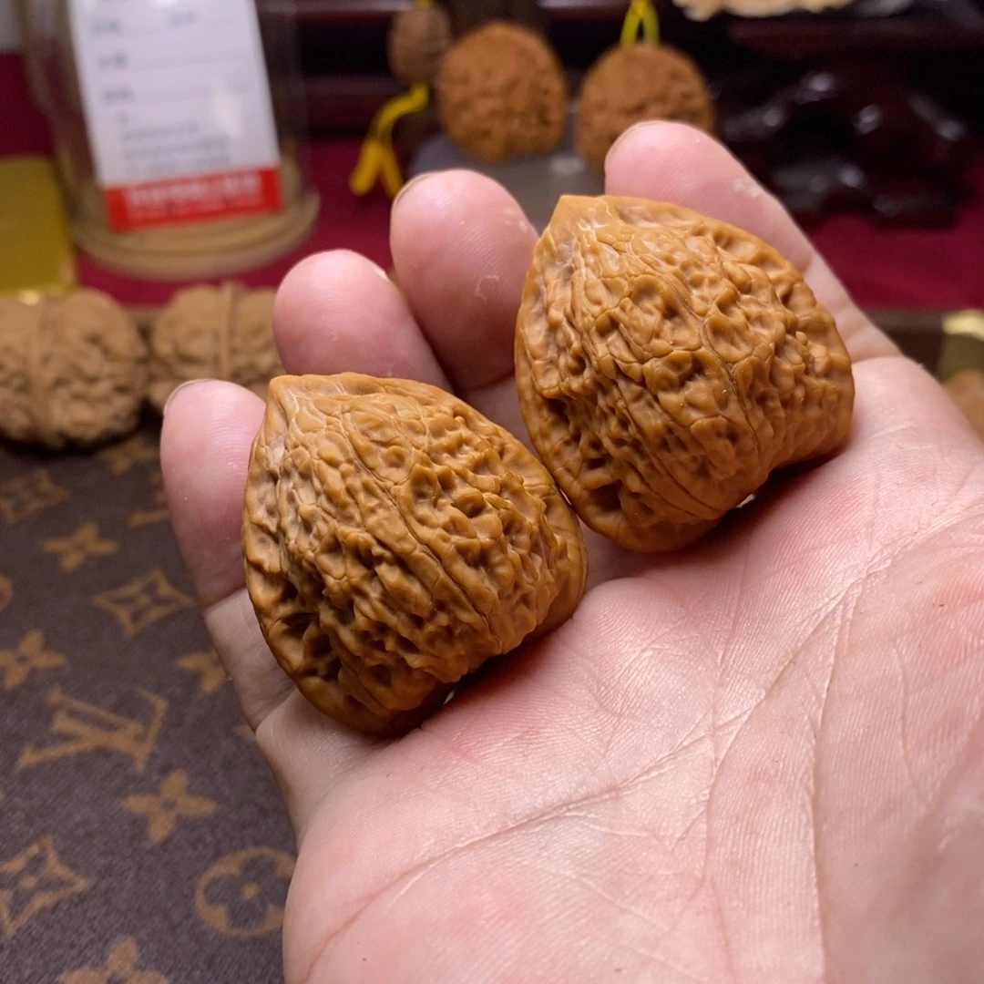 李***俊把件核桃蛇王一抹红