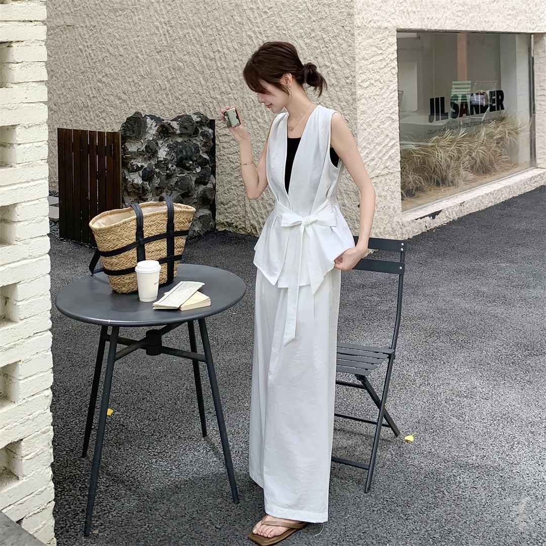 白色时尚套装女2025夏季法式气质轻熟老钱风收腰马甲阔腿裤两件套