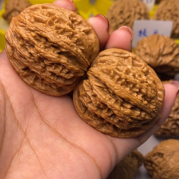 文玩核桃把件虎头