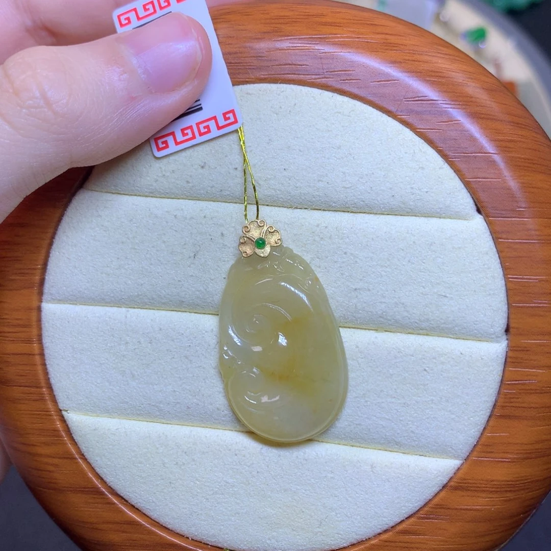 翡翠18K金镶嵌颈饰天然