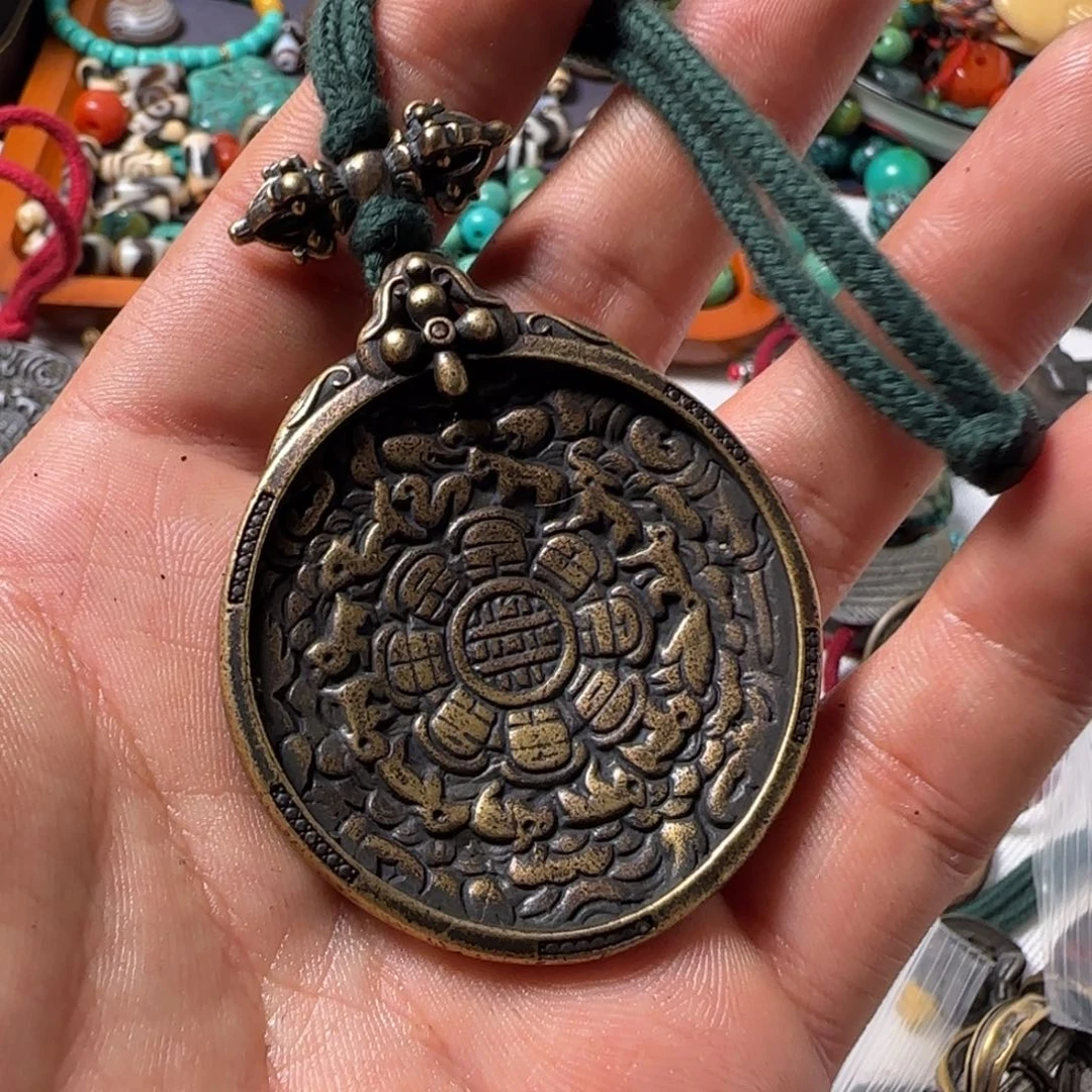 C***X颈饰玻璃啊啊啊啊