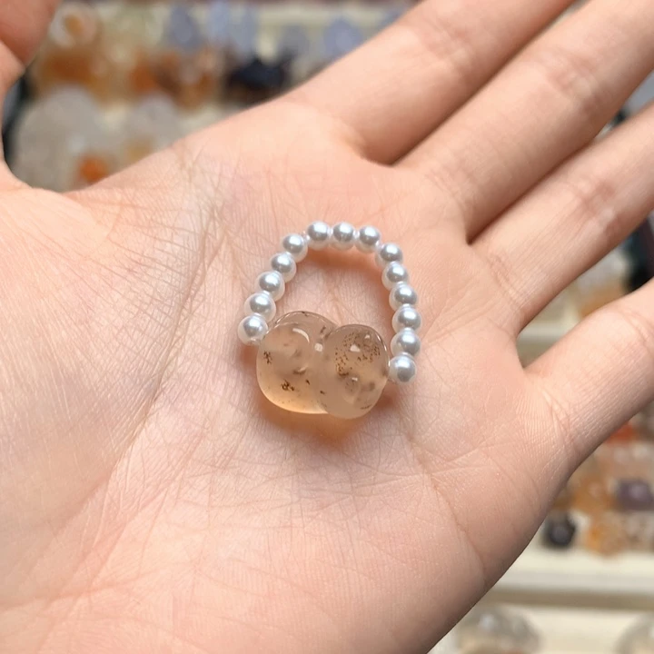 玛瑙/玉髓未镶嵌玛瑙草花墩墩猫戒指