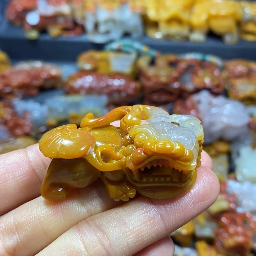 石英质玉（黄龙玉）未镶嵌颈饰