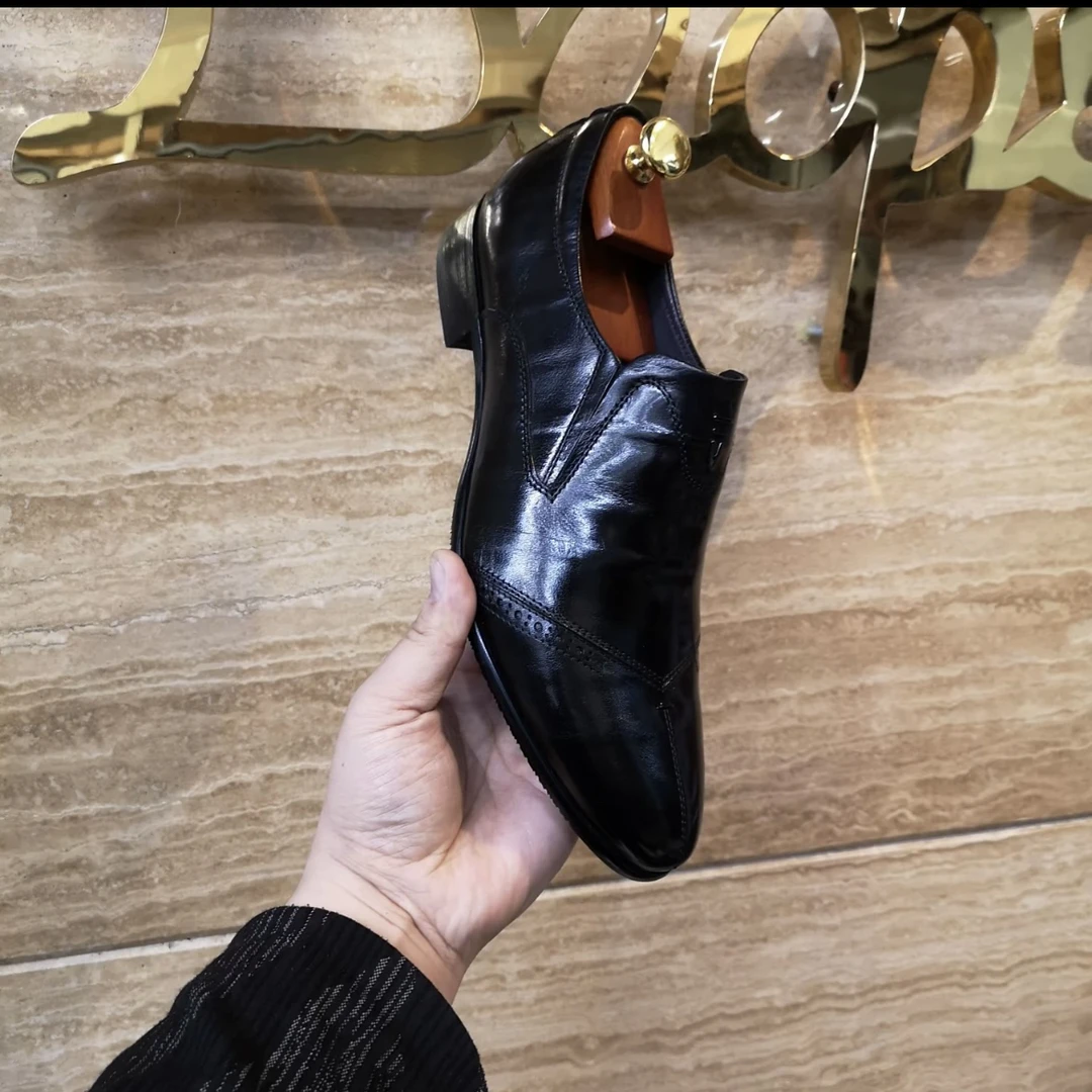 36码起黑色休闲皮鞋纯色厚底商务休闲风纯手工雕花尖头真皮休闲鞋