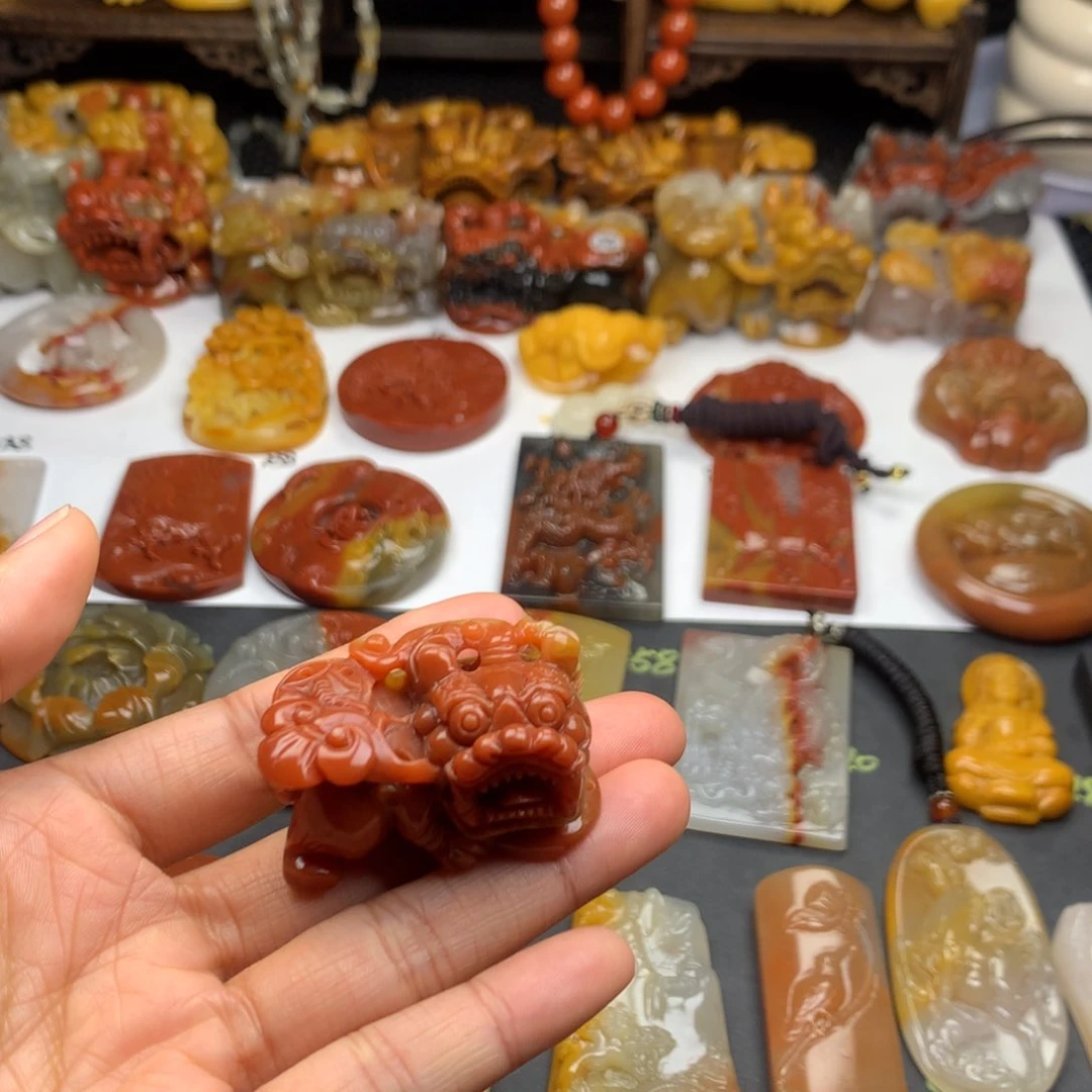 石英质玉（黄龙玉）挂件未镶嵌