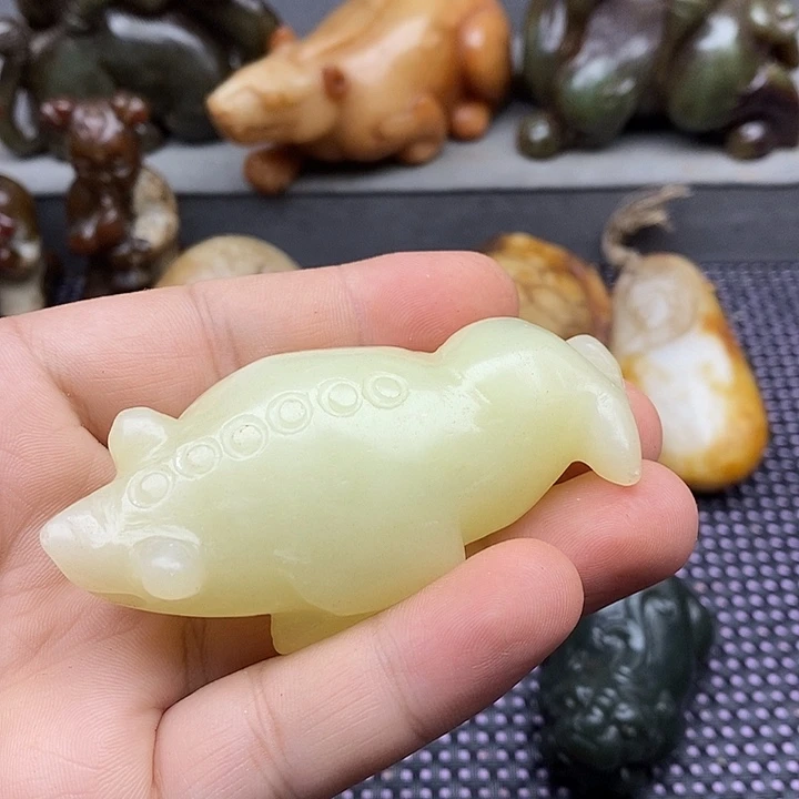 未镶嵌蛇纹石玉颈饰