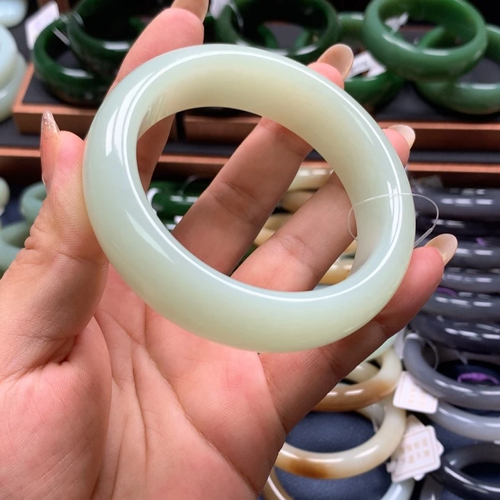 【闪购商品】未镶嵌手镯和田玉