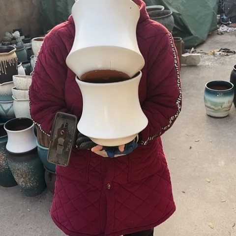 口19高20瑕疵底裂盆子。