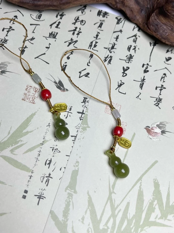 西亚珠宝JY77-和田玉晴水葫芦挂件22*10*9多样性发其一