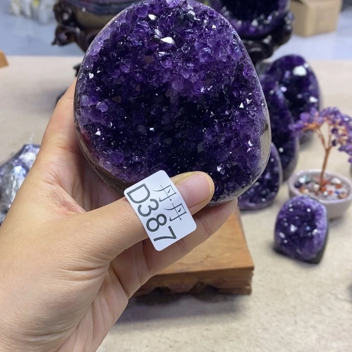 未镶嵌水晶大型摆件（非配饰）