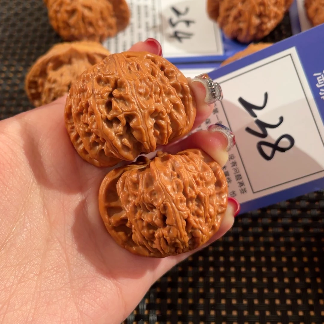 文玩核桃把件238号40尺白狮子