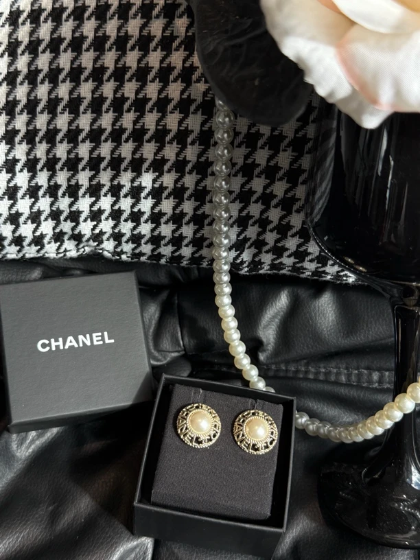 99新 Chanel/香奈儿 Chanel复古珍珠logo耳环