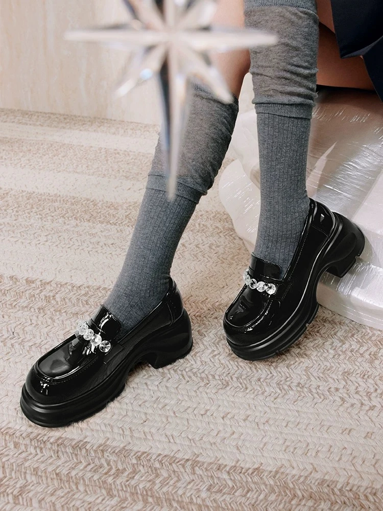 2025春季英伦风亮面带钻厚底乐福鞋1881