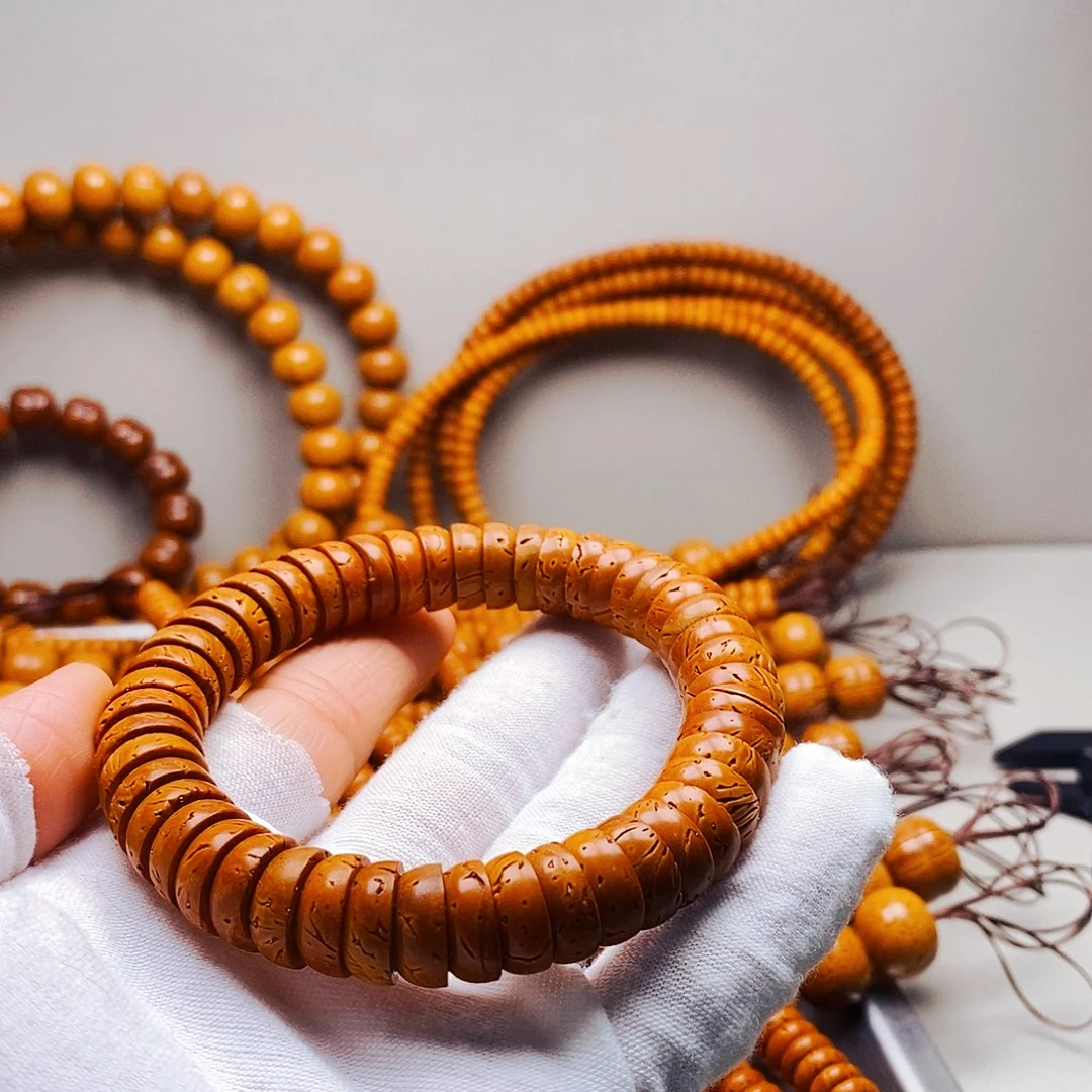 纪***玉吊坠桃核12加乘6加金饭碗微瑕疵28