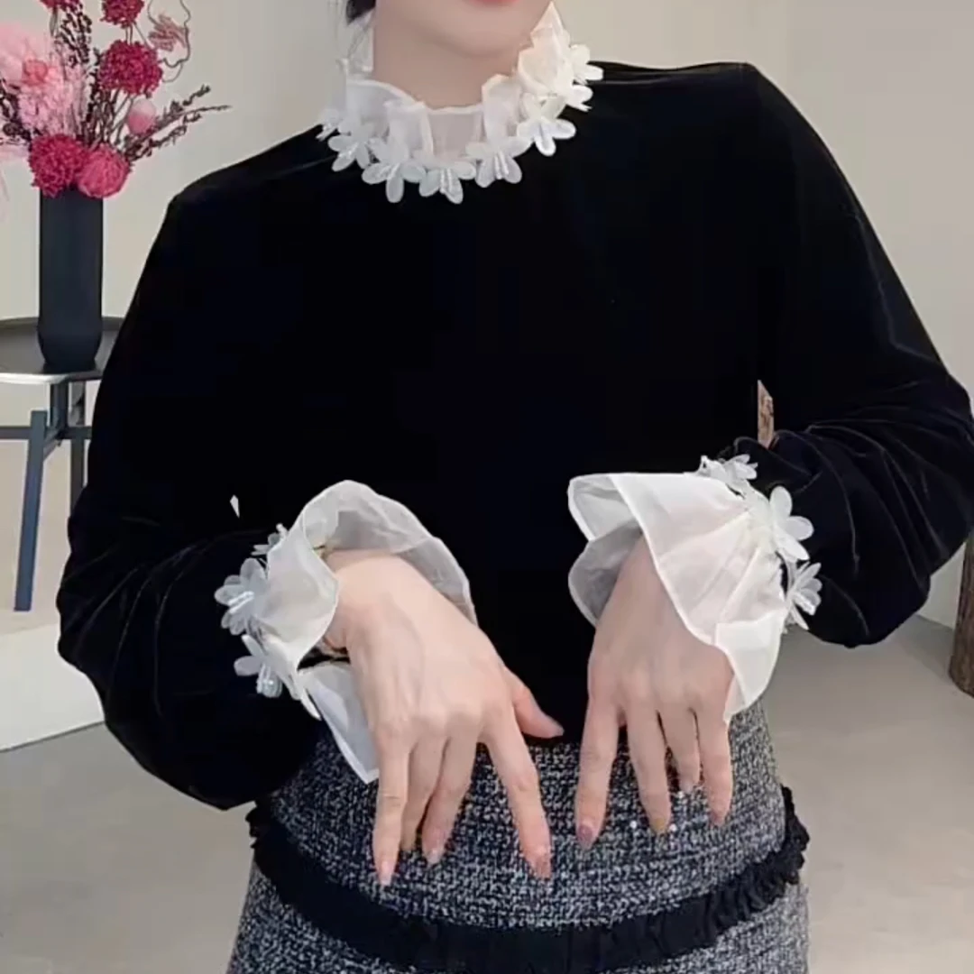 新款撞色蕾丝木耳边拼接微喇袖丝绒衫