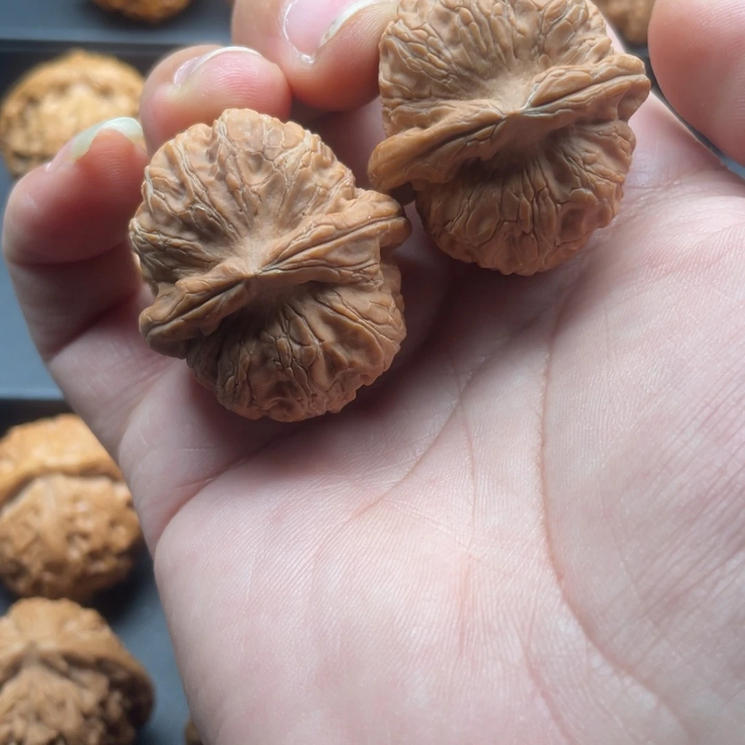 文玩核桃吊坠心**明平谷元宝268，38