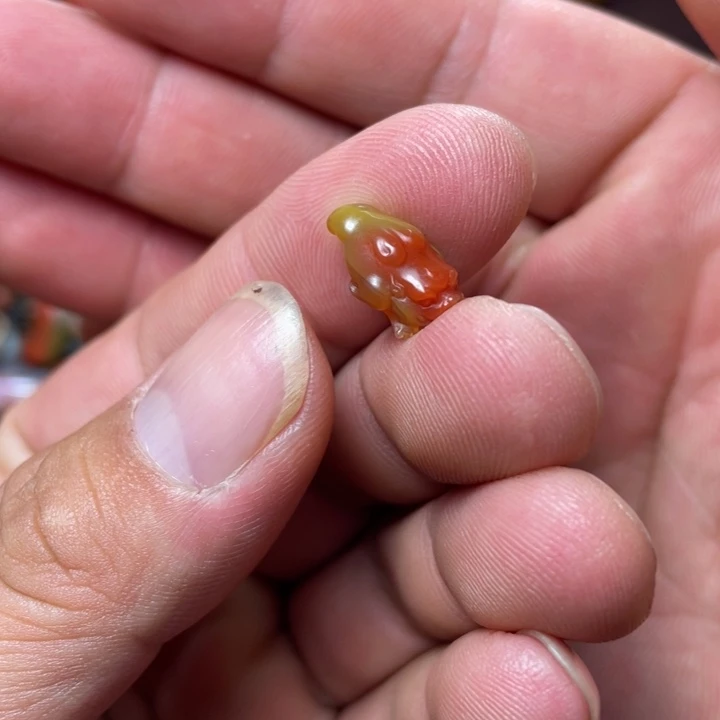 2****南红玛瑙未镶嵌手串