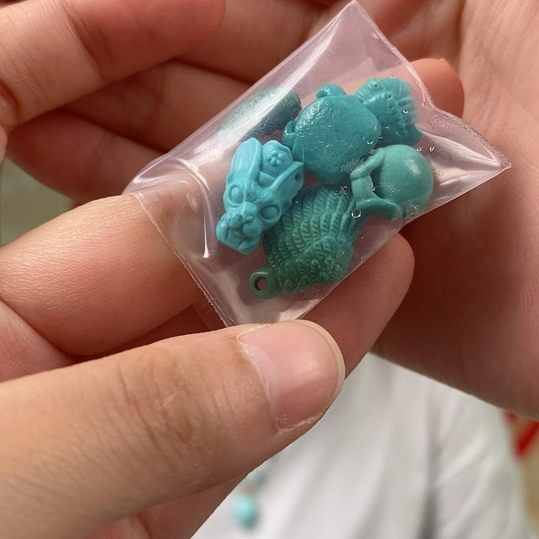 绿松石未镶嵌珠宝奇石