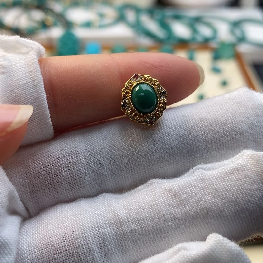 绿松石配饰未镶嵌