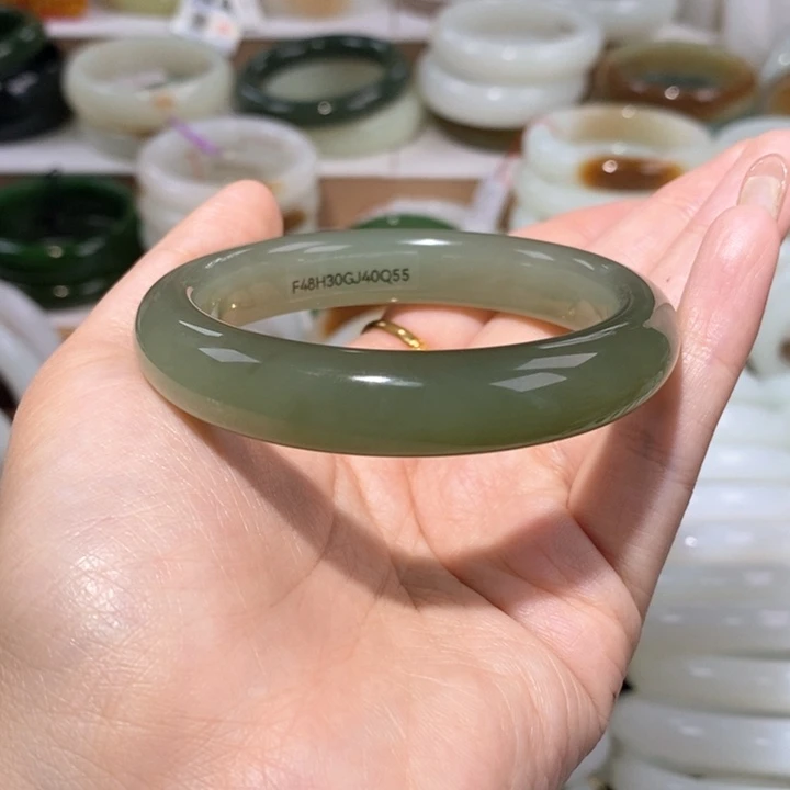 和田玉手镯未镶嵌冰晴55