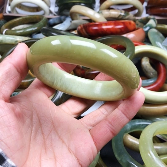 蛇纹石玉手镯未镶嵌烟****梦