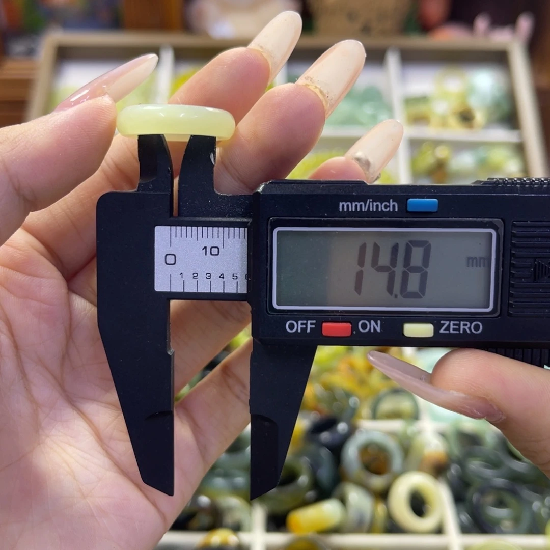 蛇纹石玉未镶嵌手镯64