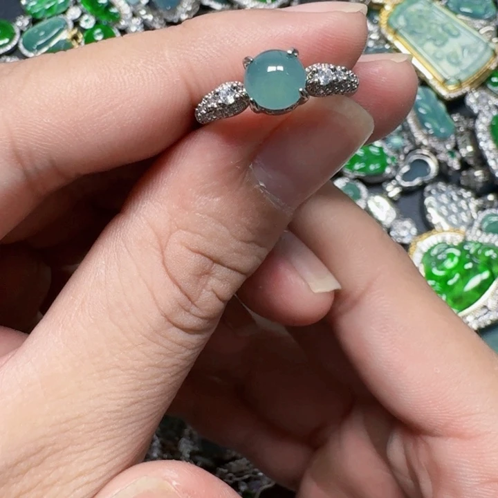 翡翠未镶嵌颈饰天然A货翡翠放漏