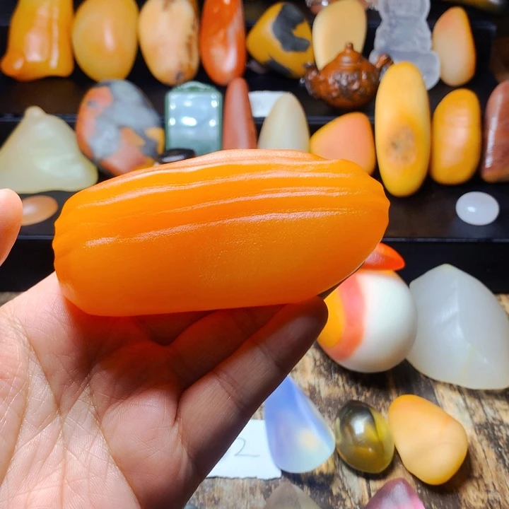 新疆沙漠漆鸡油黄