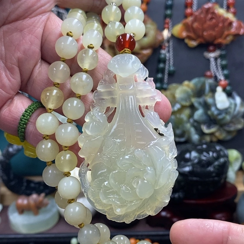 【闪购商品】蛇纹石玉未镶嵌吊坠