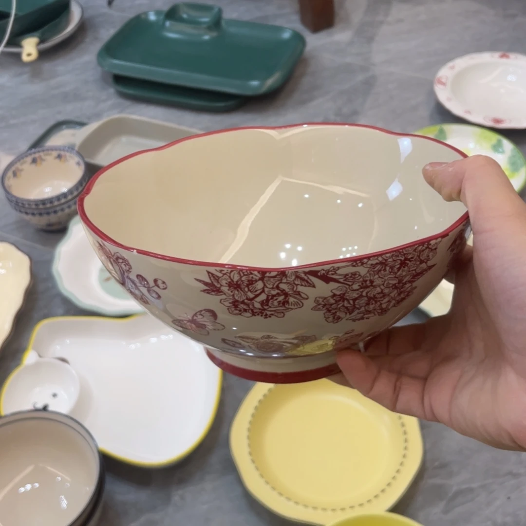 陶瓷微瑕餐具介意勿拍，满18飞！