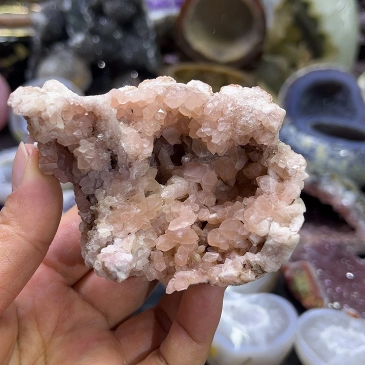 珠宝半成品未镶嵌水晶粉晶洞