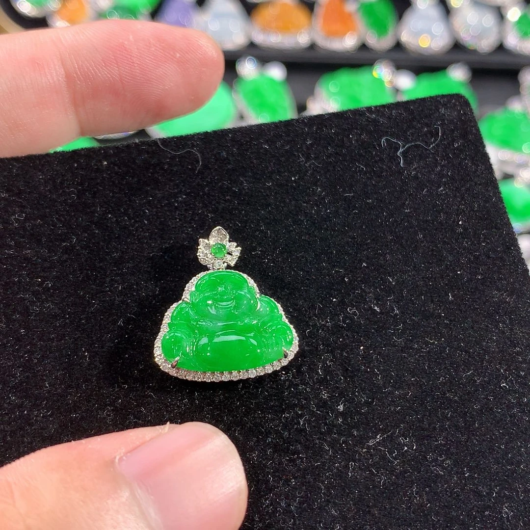 翡翠18K金镶嵌颈饰